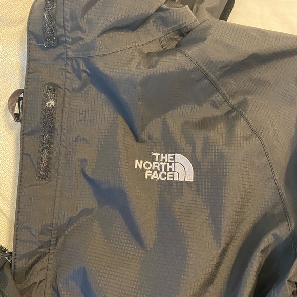 COPY - The North Face Hyvent Rain Jacket - Picture 4 of 5